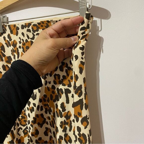 NWT Aritzia Babaton Slip Leopard Print Midi Skirt - Picture 2 of 4